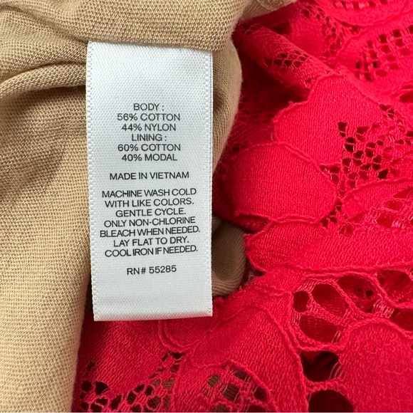 Express Bright Red Lace Scallop Bottom Top - Size L - Picture 4 of 6